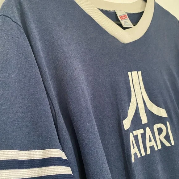 Atari V-Neck - Picture 6 of 6